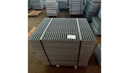 Решетчатый прессованный настил P Zn 33x33 / 30x4 Ст3пс фото решетчатый прессованный настил P Zn 33x33 / 30x4 Ст3пс купить в Кемерово