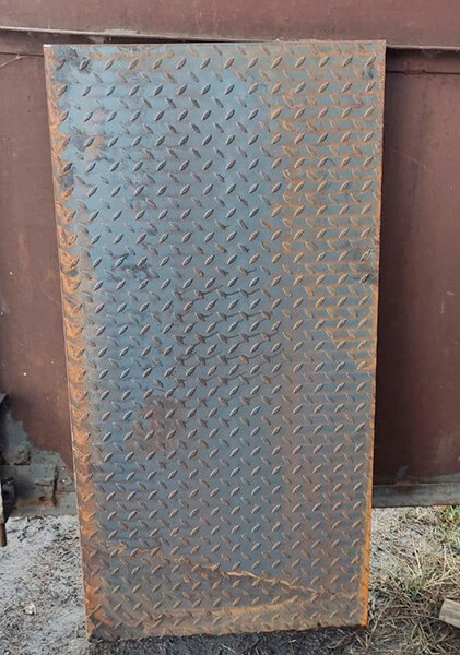 Лист стальной с чечевичным рифлением 4x1250x2500 мм Ст3 ГОСТ 8568-77 фото