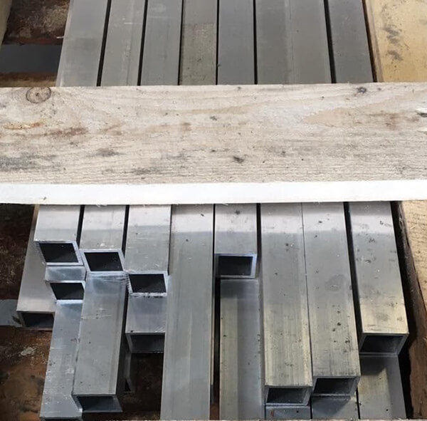 Труба алюминиевая профильная квадратная 20x20x2 мм АД31Т1 ГОСТ 18475-82 фото